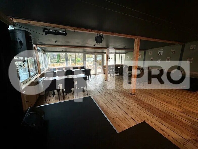 Local commercial dans Ollainville à vendre - Photo de l’immeuble – Image 3 sur 6