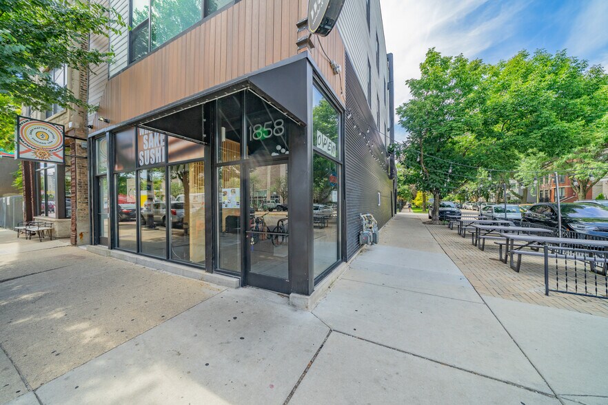 1858 N Western Ave, Chicago, IL à louer - Photo de l’immeuble – Image 3 sur 29