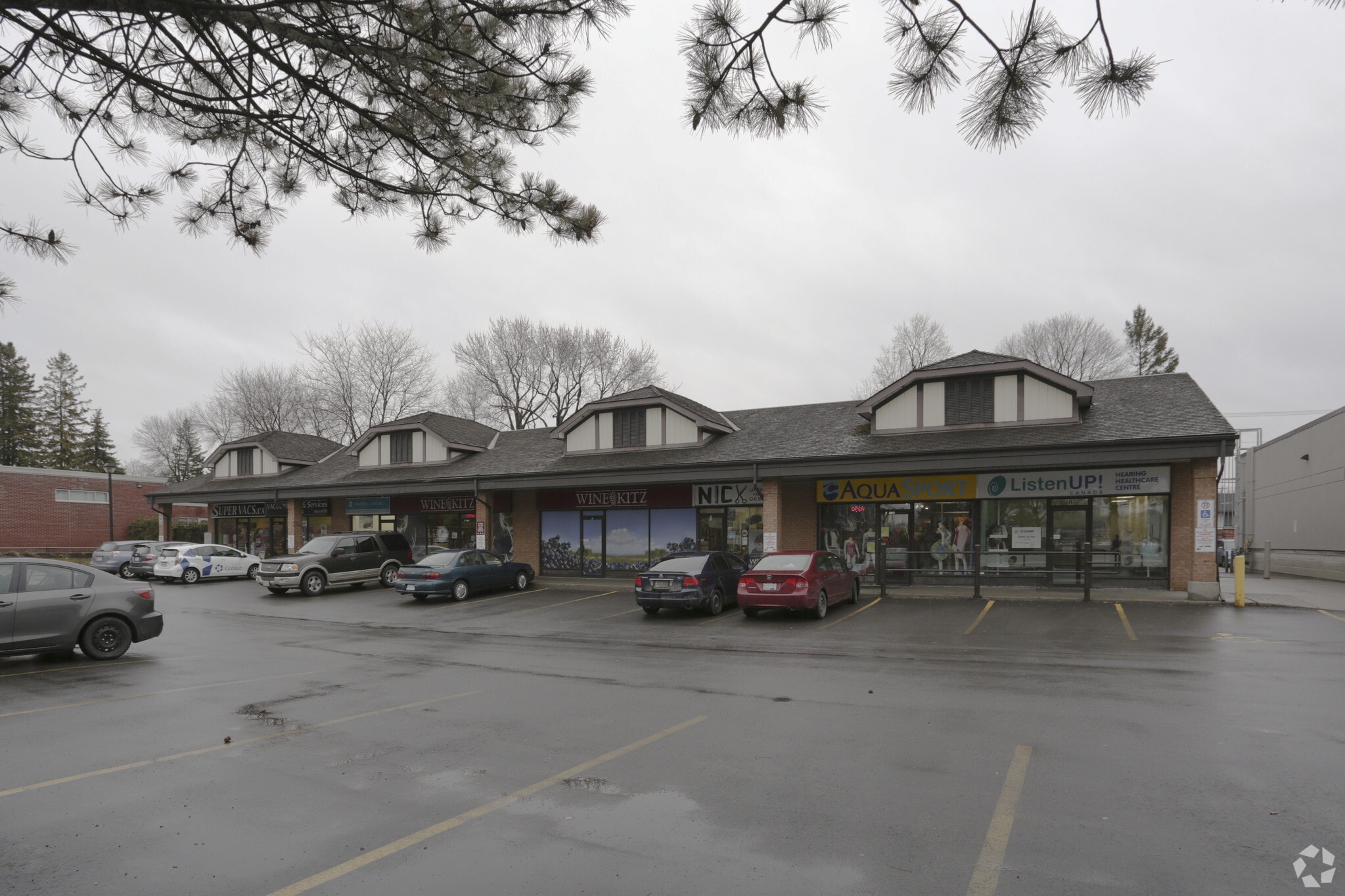 2730 Iris St, Ottawa, ON à louer Photo principale– Image 1 sur 4