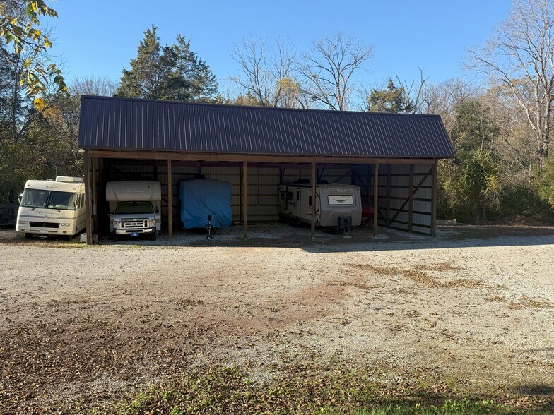 273 W Hebron Ln, Shepherdsville, KY à vendre - Photo de l’immeuble – Image 3 sur 12