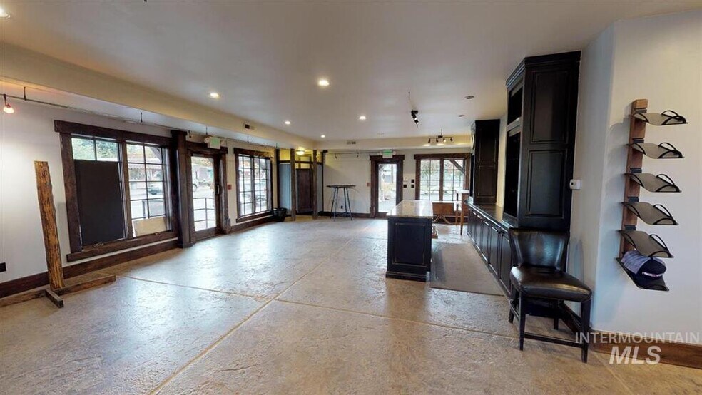 307 Park St, Mccall, ID à vendre - Photo de l’immeuble – Image 3 sur 5