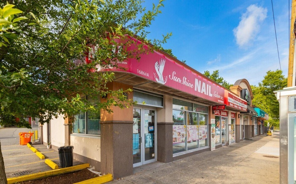 1686 Forest Ave, Staten Island, NY à vendre - Photo de l’immeuble – Image 3 sur 10