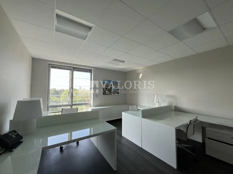 Bureau dans Lyon à vendre - Photo de l’immeuble – Image 2 sur 11