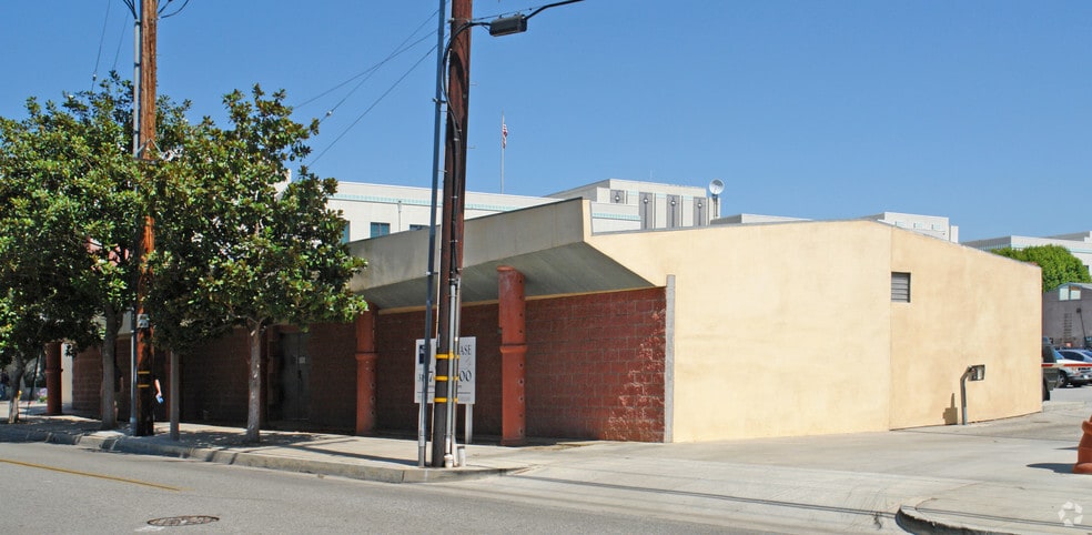 3958 Ince Blvd, Culver City, CA à louer - Photo de l’immeuble – Image 3 sur 6