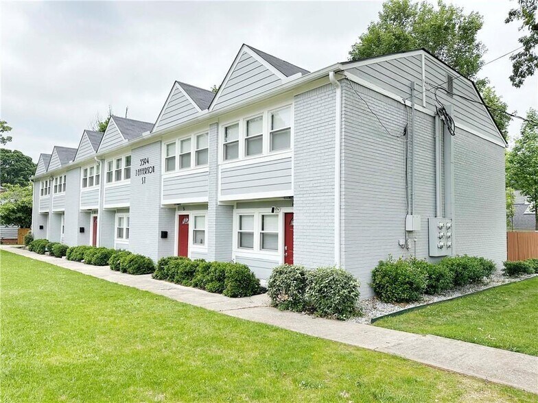 1749 Hawthorne Ave, College Park, GA à vendre - Photo de l’immeuble – Image 3 sur 26