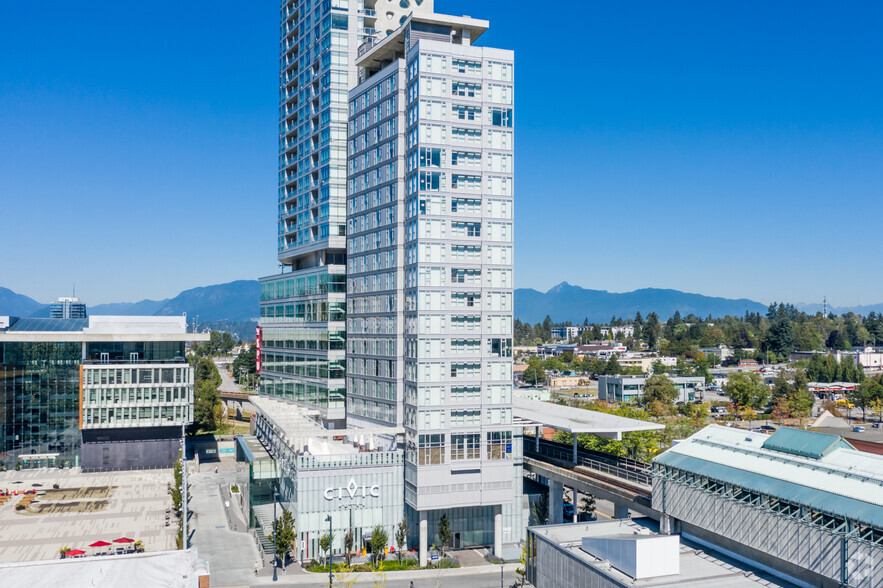 13475 Central Av, Surrey, BC à louer - Photo de l’immeuble – Image 2 sur 16