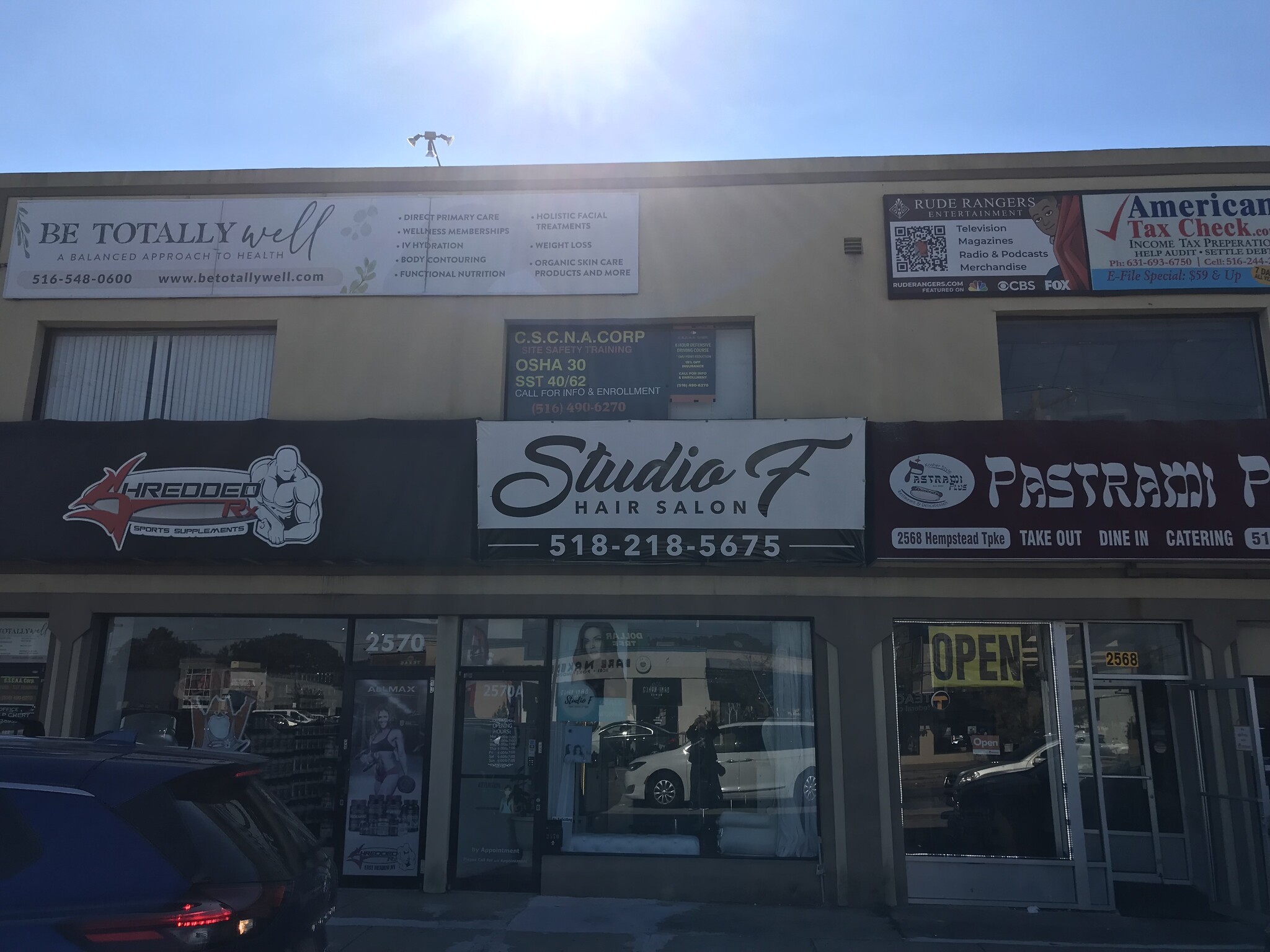 2568-2570 Hempstead Tpke, East Meadow, NY à louer Photo principale– Image 1 sur 14