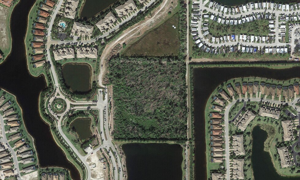 299 Creative Dr, Naples, FL à vendre - Photo de l’immeuble – Image 2 sur 3