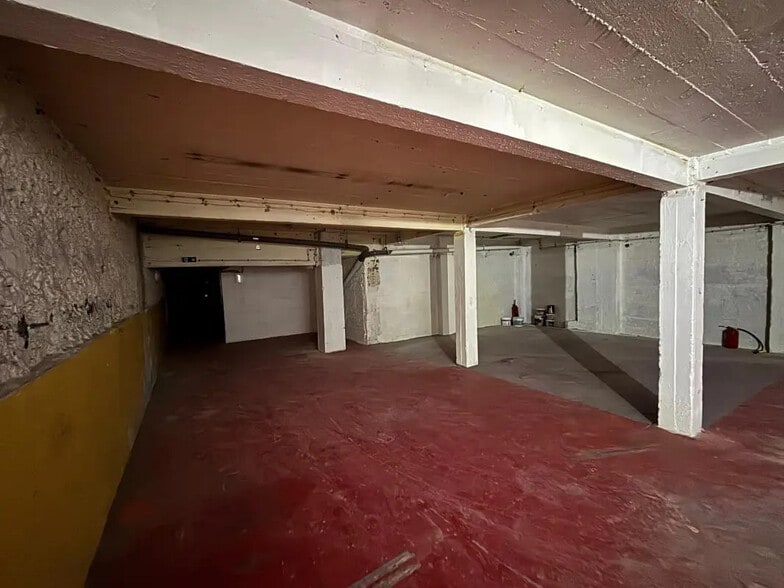 Local commercial dans Paris à louer - Photo intérieure – Image 2 sur 6