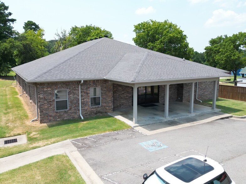 1111 Fayetteville Rd, Van Buren, AR à louer - Photo principale – Image 1 sur 14