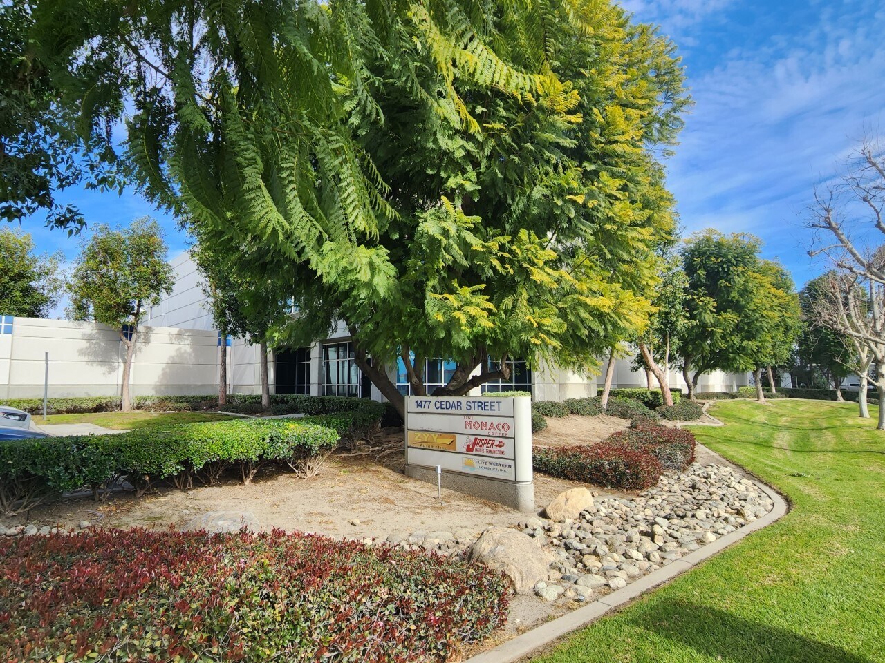 1477 E Cedar St, Ontario, CA à louer Photo principale– Image 1 sur 3