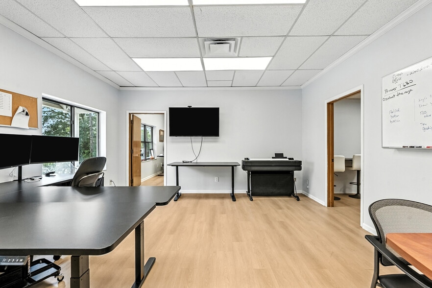 8431 Baymeadows Way, Jacksonville, FL à louer - Photo intérieure – Image 3 sur 31