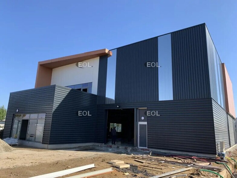 Local d'activités dans Bondoufle à vendre - Photo de l’immeuble – Image 1 sur 6