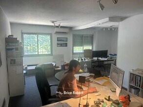 Bureau dans Vaulx-en-Velin à louer Photo de l’immeuble– Image 2 sur 2