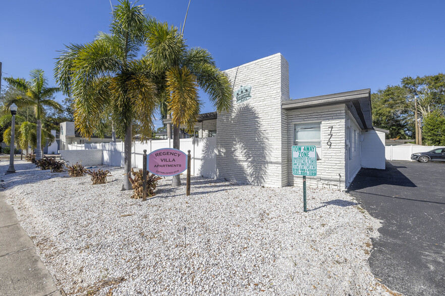 779 9th Ave N, Saint Petersburg, FL à vendre - Photo de l’immeuble – Image 1 sur 49