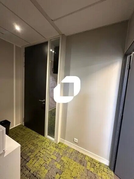 Bureau dans Saint-Germain-en-Laye à louer - Photo intérieure – Image 3 sur 7