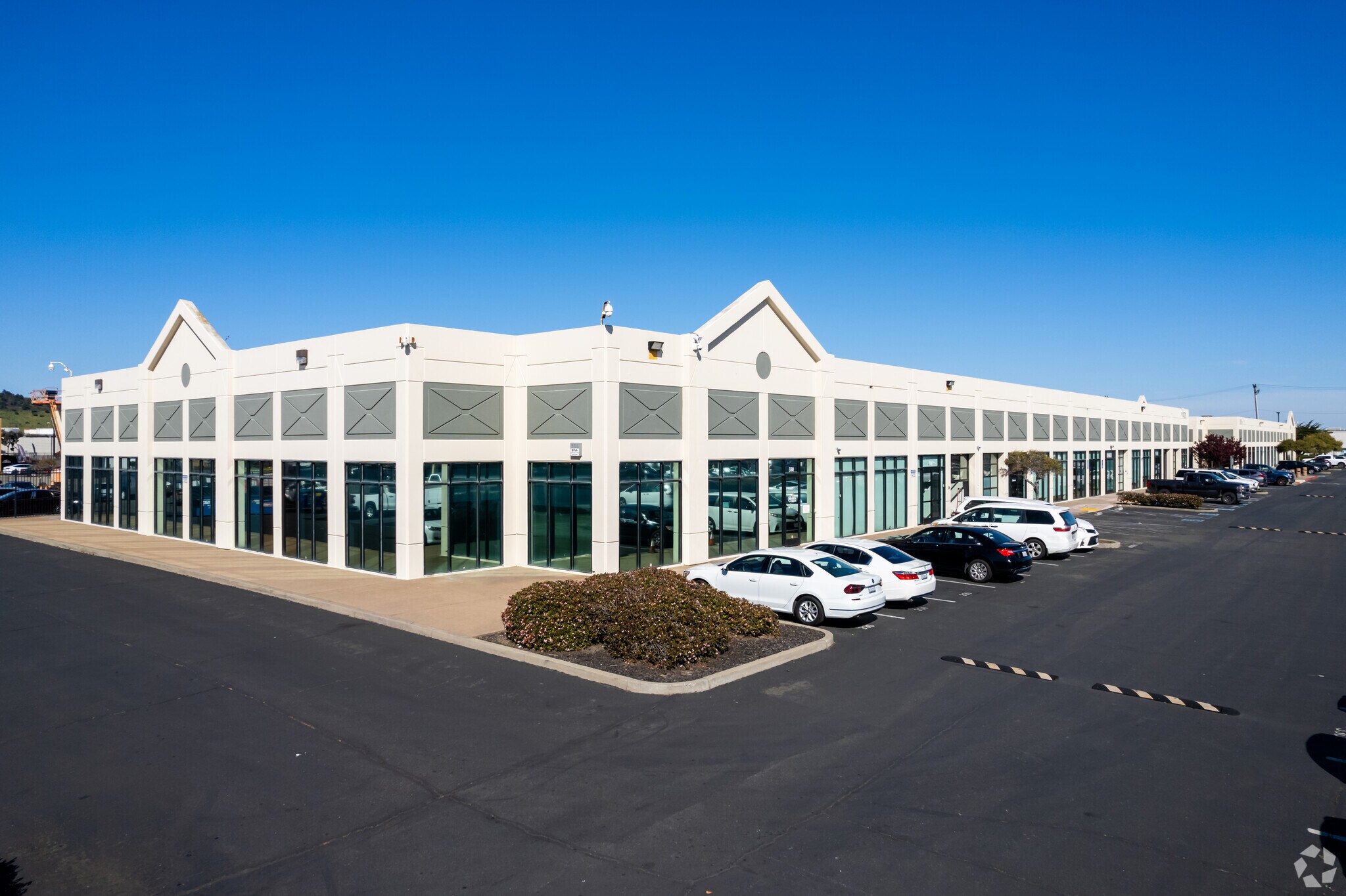 1387-1401 Marina Way S, Richmond, CA à louer Photo principale– Image 1 sur 6