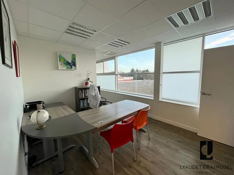 Bureau dans Roanne à vendre - Photo intérieure – Image 2 sur 6