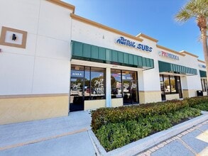 6125-6155 Lake Worth Rd, Lake Worth, FL à louer Photo de l’immeuble– Image 1 sur 3