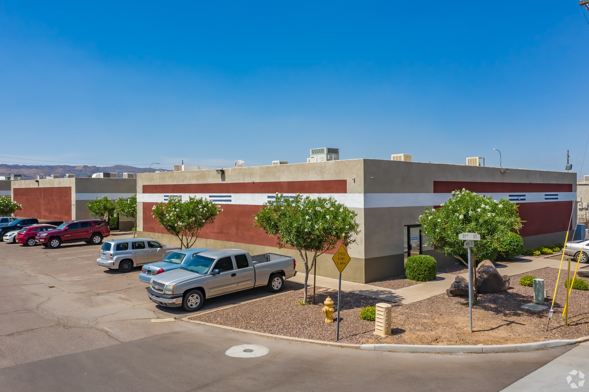 4203-4248 S 37th St, Phoenix, AZ à louer Photo principale– Image 1 sur 5