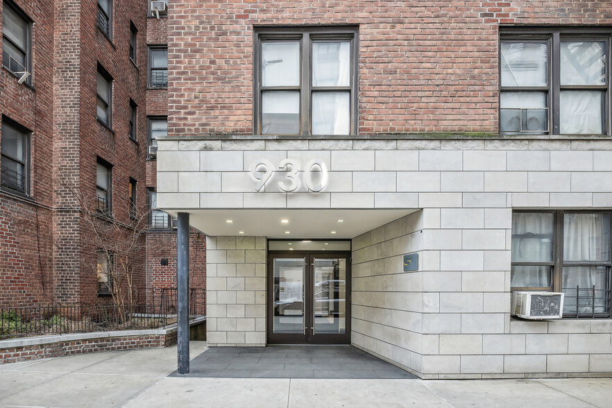 930 Sheridan Ave, Bronx, NY à louer - Photo de l’immeuble – Image 2 sur 8