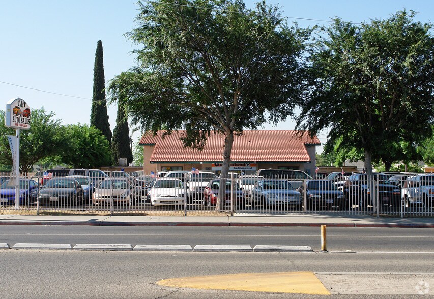 1938 E Belmont Ave, Fresno, CA à vendre - Photo principale – Image 1 sur 2