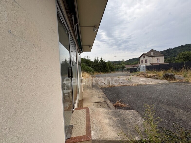 Bureau dans Vêtre-sur-Anzon à vendre - Photo de l’immeuble – Image 3 sur 7