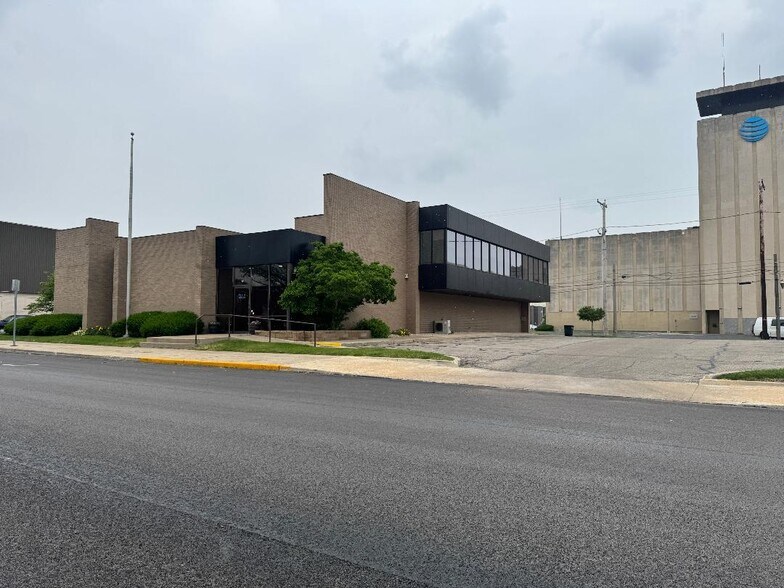 333 E Main St, Muncie, IN à louer - Photo principale – Image 1 sur 12