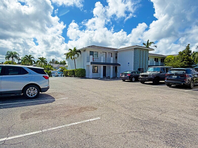 3817 Del Prado Blvd S, Cape Coral, FL à vendre - Photo de l’immeuble – Image 3 sur 19