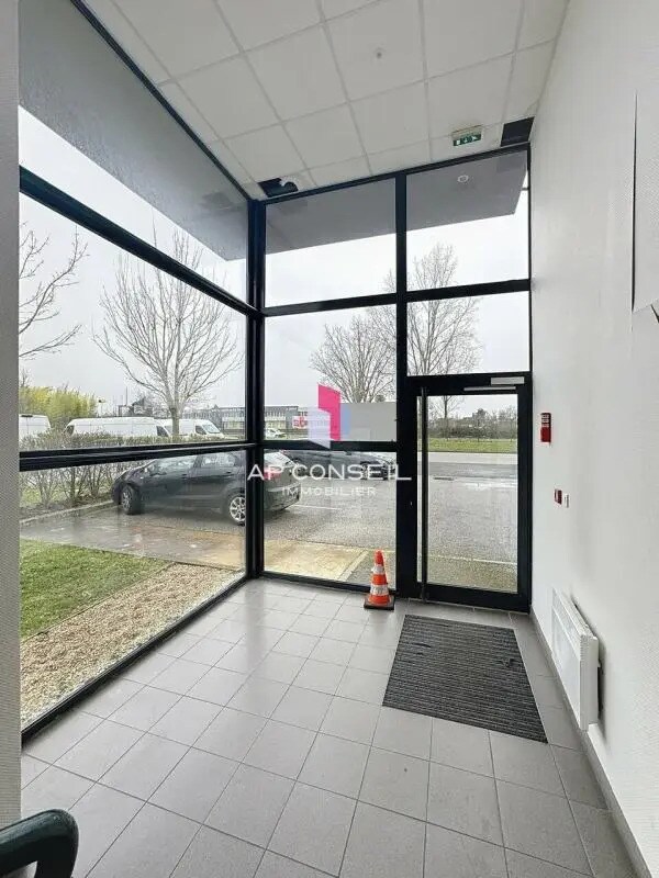 4 Rue Du Maréchal De Lattre De Tassigny, Élancourt à louer Photo de l’immeuble– Image 1 sur 5