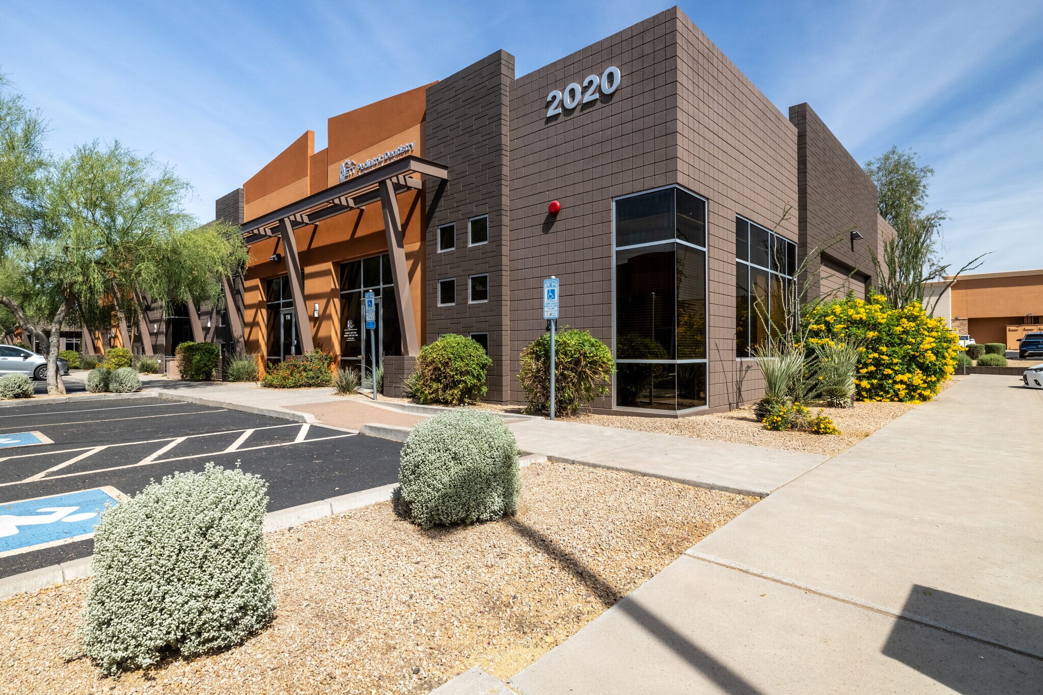 2020 W Whispering Wind Dr, Phoenix, AZ à louer Photo principale– Image 1 sur 10