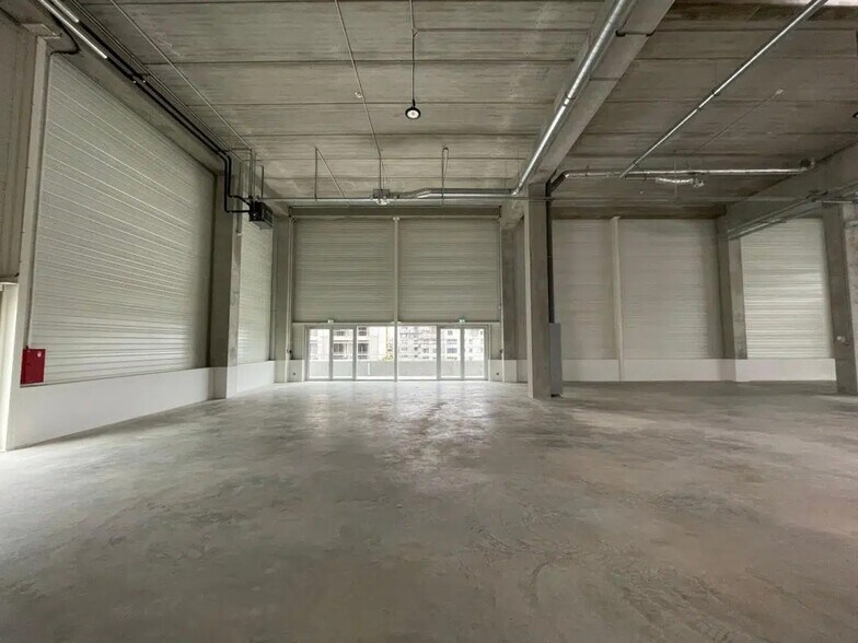 1 Rue René Descartes, Vitry-sur-Seine à louer - Photo de l’immeuble – Image 3 sur 7
