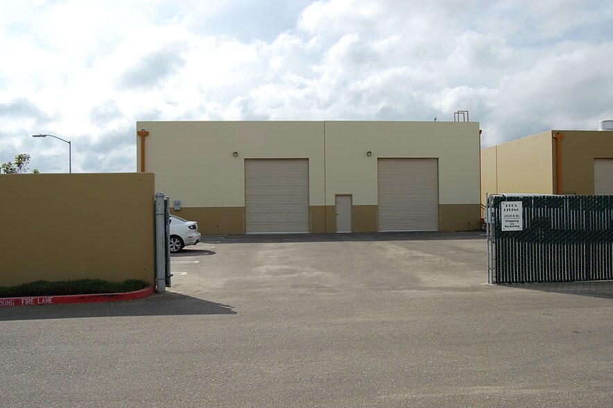 2325 A St, Santa Maria, CA à vendre - Photo de l’immeuble – Image 2 sur 17