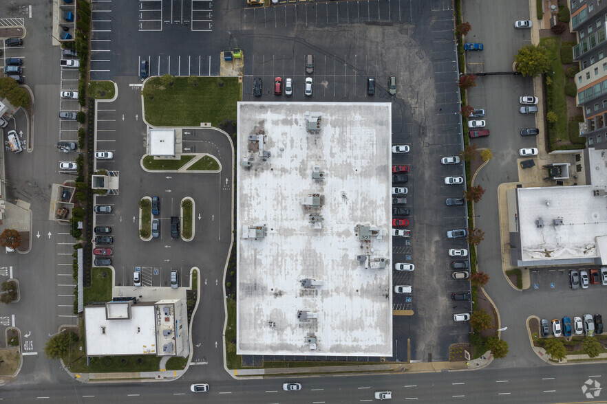 5211 W Broad St, Richmond, VA à louer - Photo de l’immeuble – Image 2 sur 9