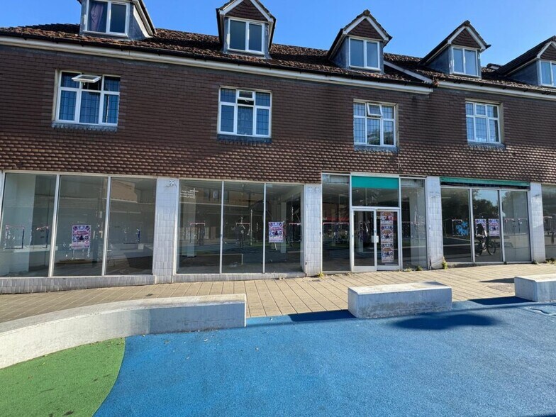 419-431 Bitterne Rd, Southampton à louer - Photo de l’immeuble – Image 3 sur 4