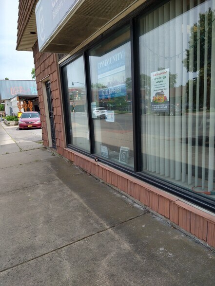 1705 Hertel Ave, Buffalo, NY à vendre - Photo principale – Image 1 sur 9