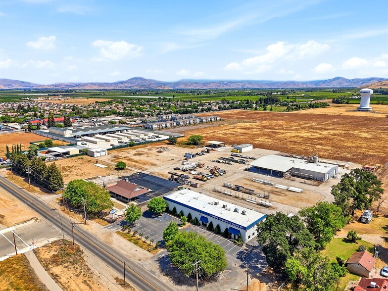 1260 Buttonwillow Ave, Reedley, CA à vendre - Photo principale – Image 1 sur 74