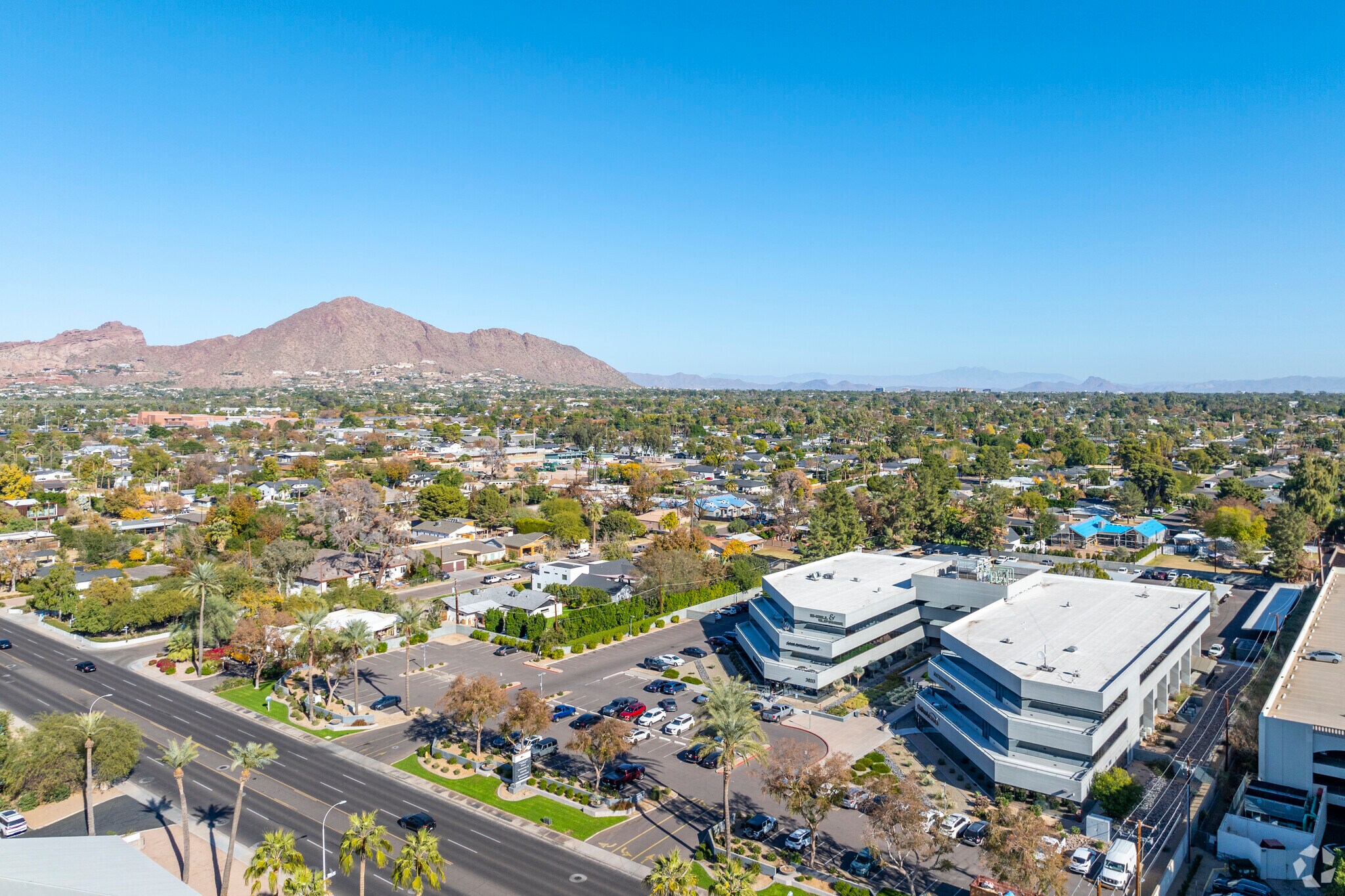 3033 N 44th St, Phoenix, AZ à louer Photo principale– Image 1 sur 12