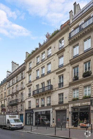 51 Rue Sainte-Anne, Paris à louer - Photo de l’immeuble – Image 2 sur 5