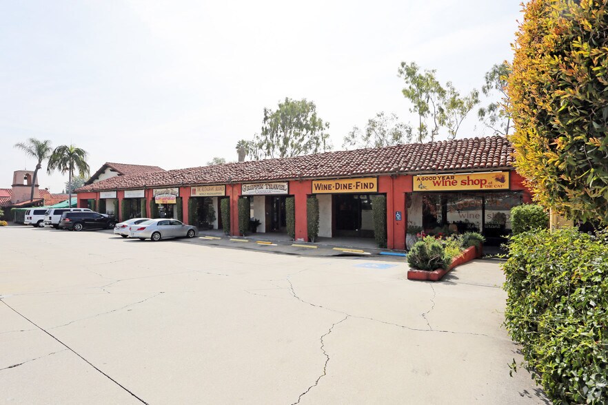 800-830 E Whittier Blvd, La Habra, CA à louer - Photo de l’immeuble – Image 2 sur 4