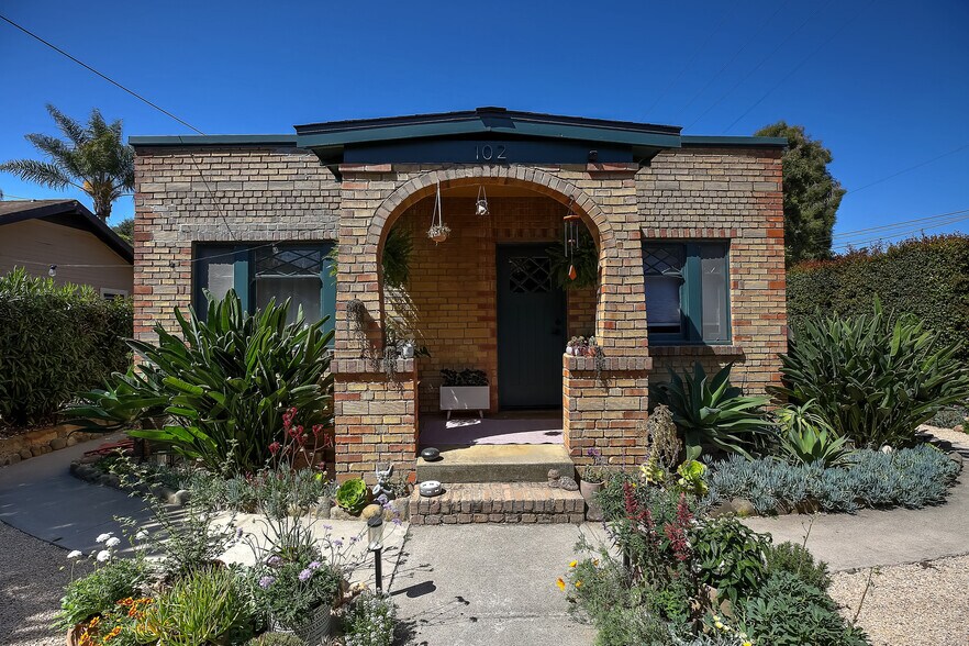 102 S Voluntario St, Santa Barbara, CA à vendre - Photo de l’immeuble – Image 3 sur 18