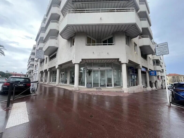 Local commercial dans Antibes à louer - Photo de l’immeuble – Image 1 sur 10