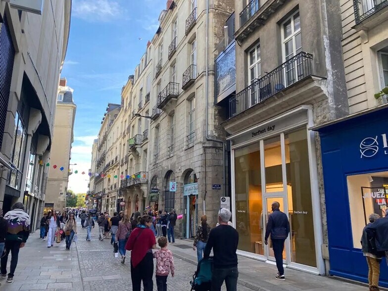 Local commercial dans Nantes à louer - Photo de l’immeuble – Image 2 sur 8