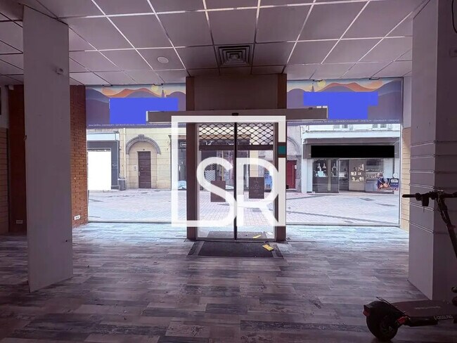 Plus de détails pour Local commercial à vendre