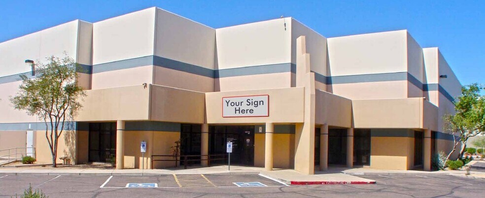 3906 E Broadway Rd, Phoenix, AZ à louer - Photo de l’immeuble – Image 1 sur 6