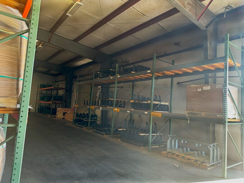 1014 Commercial Blvd N, Arlington, TX à louer - Photo intérieure – Image 3 sur 9