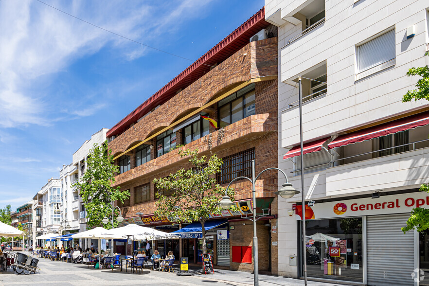 Calle Gran Vía, 37, Majadahonda, Madrid à vendre - Photo de l’immeuble – Image 3 sur 3