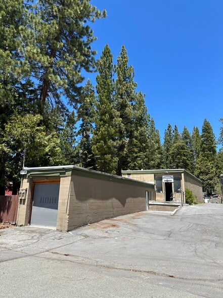 8463 Speckled ave, Kings Beach, CA à vendre - Photo de l’immeuble – Image 2 sur 5