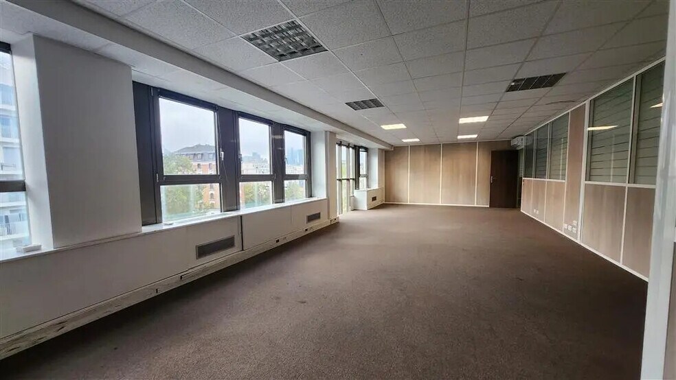Bureau dans La Garenne-Colombes à louer - Photo de l’immeuble – Image 2 sur 8