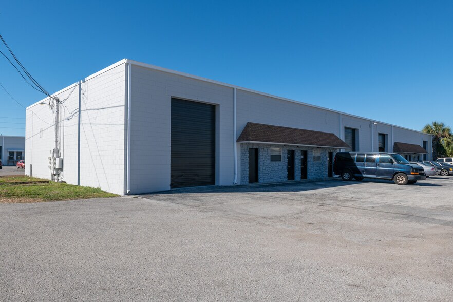 6593 Powers Ave, Jacksonville, FL à louer - Photo de l’immeuble – Image 2 sur 5